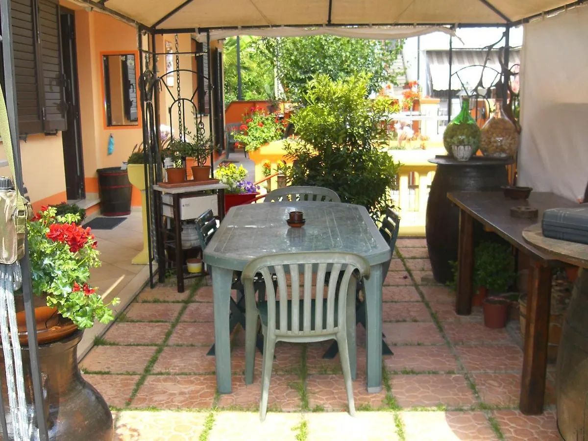 Le Coccinelle Di Maria Bed & Breakfast Torre del Lago Puccini 0*,